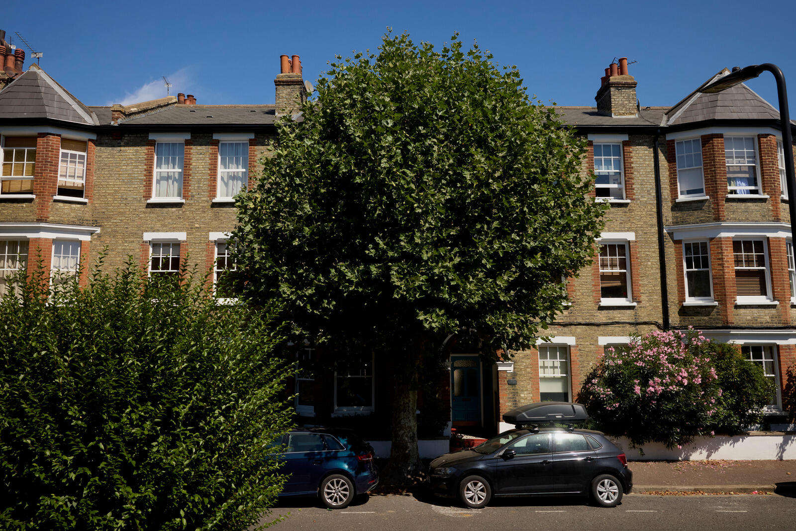 Grove Mansions - Image 2